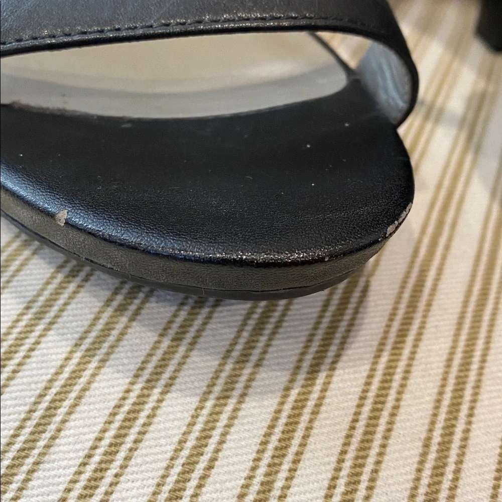 Me Too Elegant Leather Black Women's Sandals - Picture 8 of 8